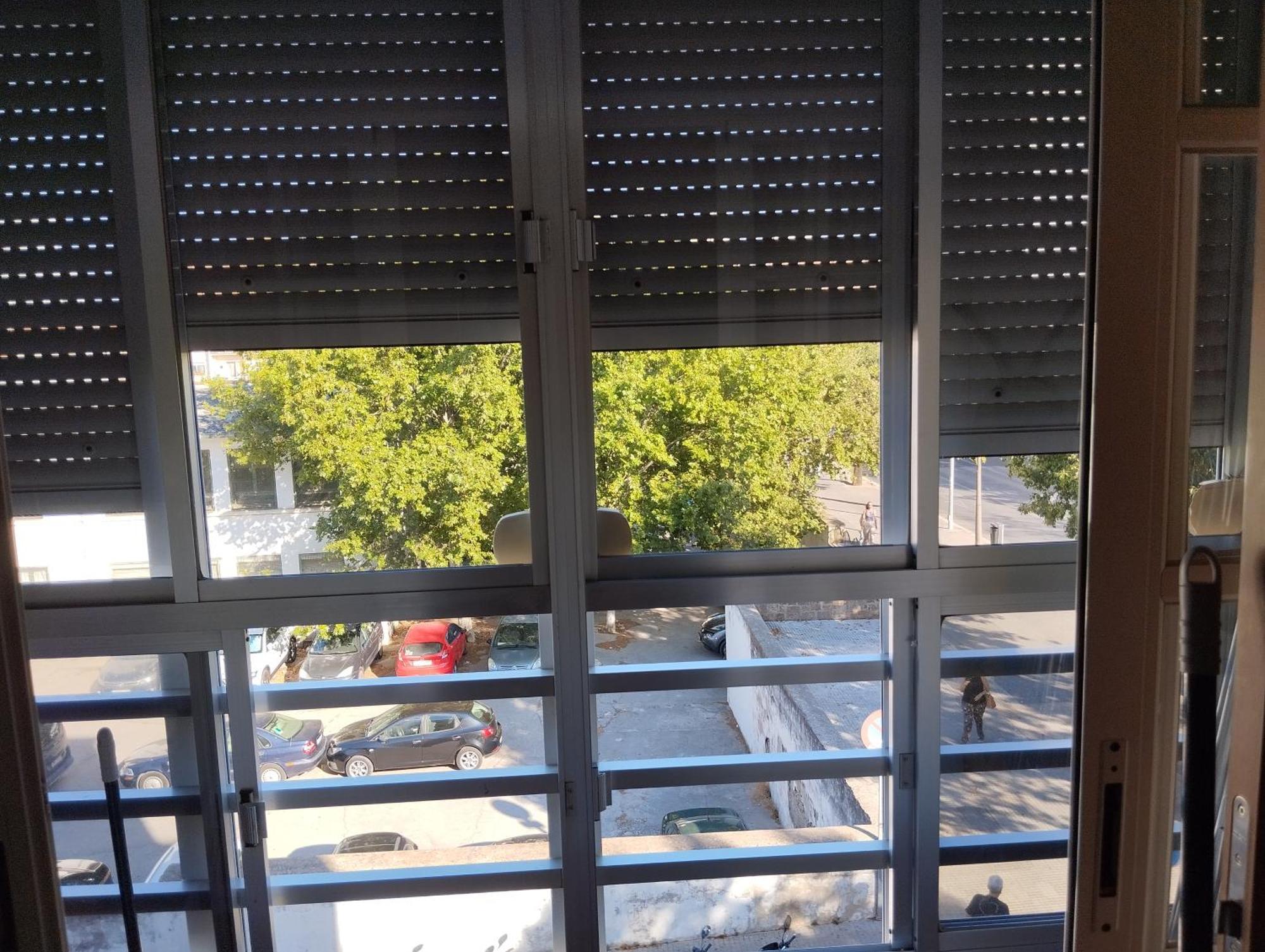 Rented Con Aparcamiento Gratis En La Zona * Cadiz