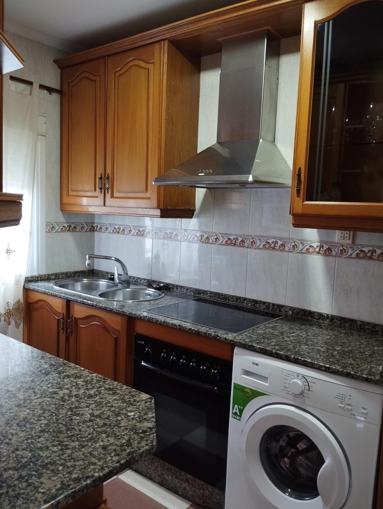 Rented Con Aparcamiento Gratis En La Zona * Cadiz