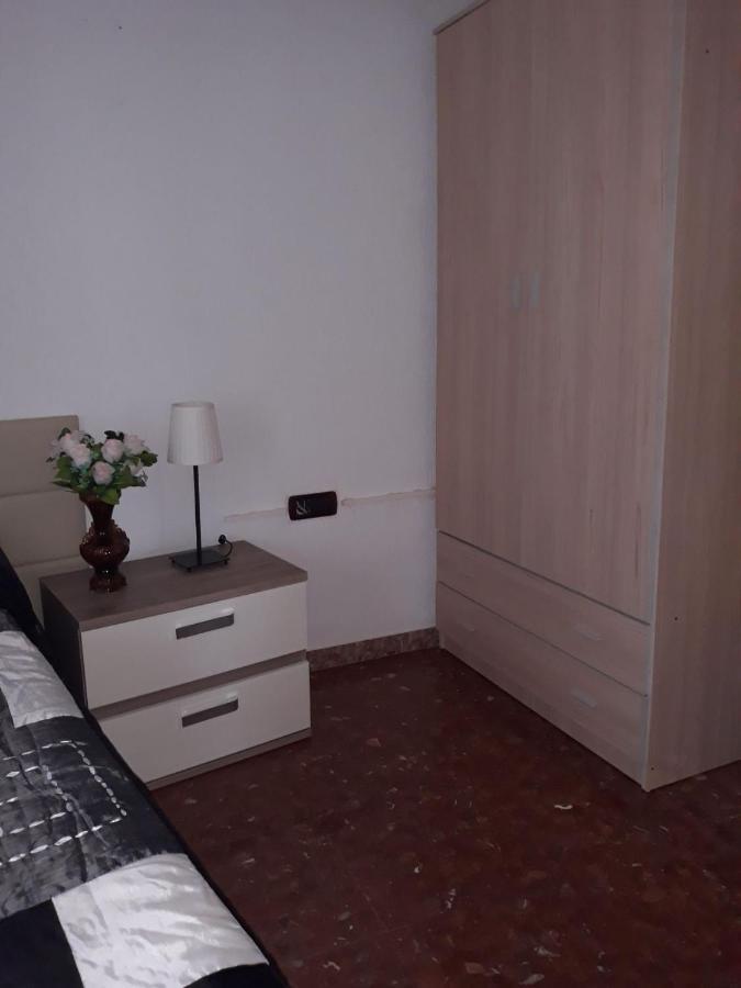 Rented Con Aparcamiento Gratis En La Zona * Cádiz